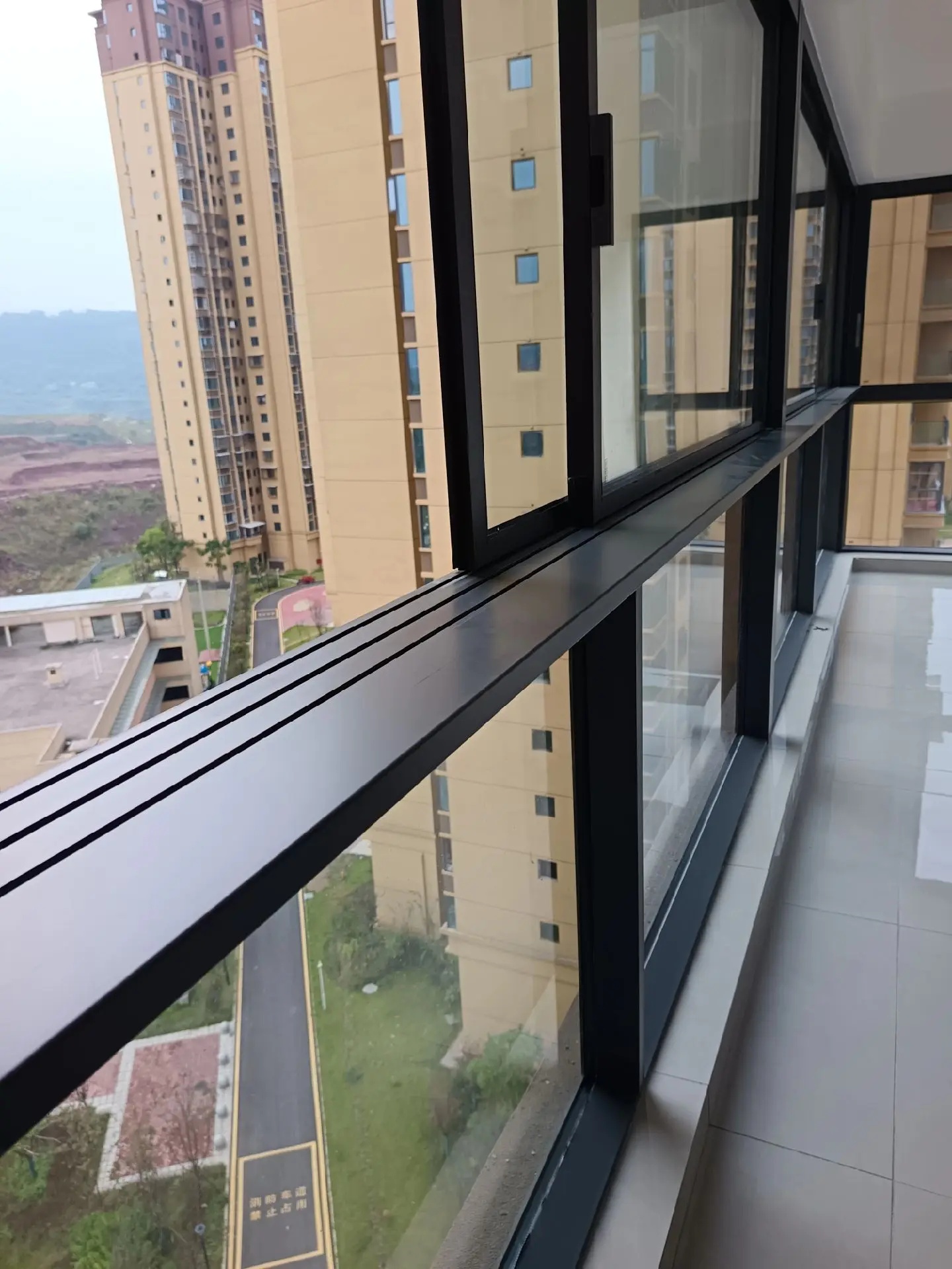 云山墅 轻奢大平层120悬浮窗定制